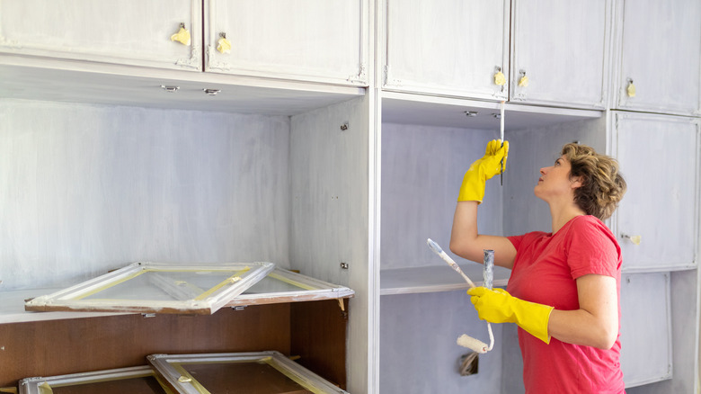 How Long Does Cabinet Paint Take to Fully Cure (And Stop Sticking)?