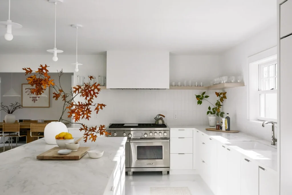 Warm Neutral Kitchen Backsplashes Ideas for Cozy Interiors