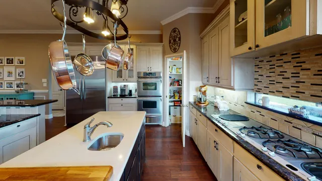 Functional Kitchen Countertops Ideas for Busy Family Kitchens