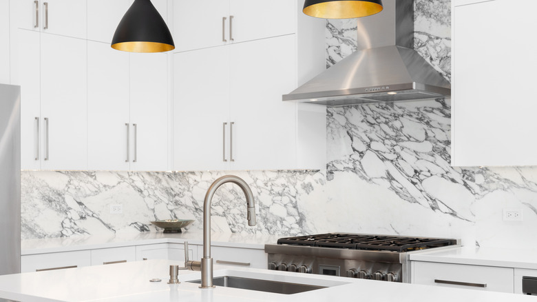 Mistakes to Avoid When Choosing a Tile Backsplash Kitchen