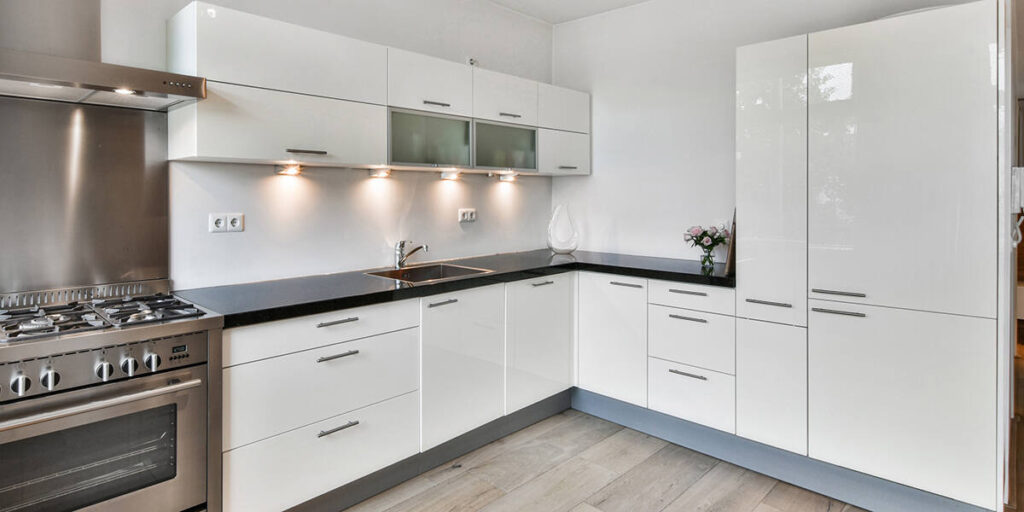 Distance Between Base Cabinets and Upper Cabinets