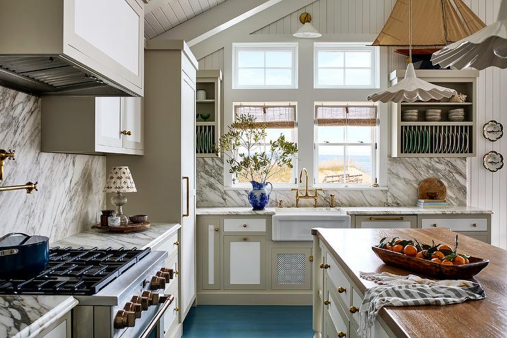 Two-Tone Kitchen Backsplash Design Ideas for Visual Interest